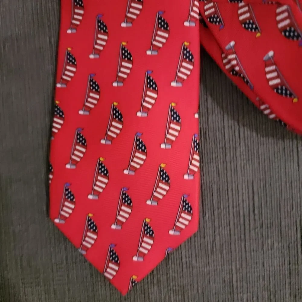 CAPE COD Neckwear Men's Red Tie with American Flag Pattern